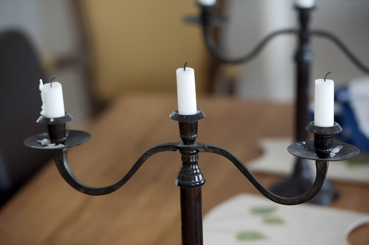 d700_iso6400_candels_50noiseoff.jpg - iso 6400 lightroomissa noise reduction: 50, detail:50