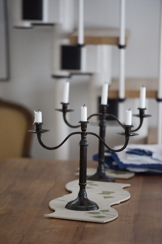 d700_iso6400_table_f28_1_320s.jpg - iso 6400 ilman k�sittelyj�