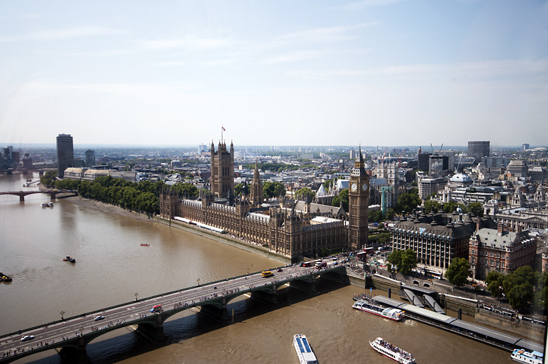 22.jpg - Kaupunkia ja Thames