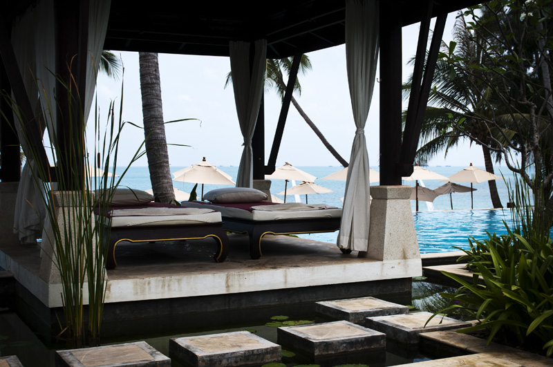 BeachSideSpaBeds_800px.jpg - Spa beds at poolside
